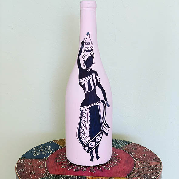 Featured image of post Glass Bottle Paint Design - Craft paints designed for glass may be used to paint small designs on a wine bottle, or use a paint pen designed for glass and ceramic.