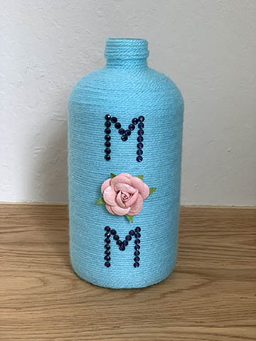 Upcycling bottle design 3 with yarn and twine