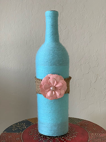Upcycling bottle design 5 with yarn and twine